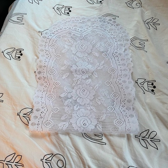 Vintage Lace Table Runner - Picture 3 of 3